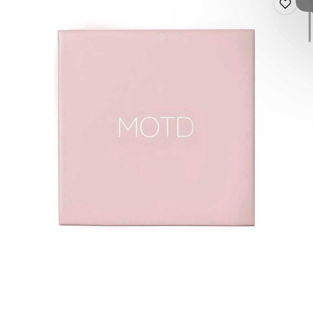 Highlighting Powder in Morning Sun MOTD Cosmetics